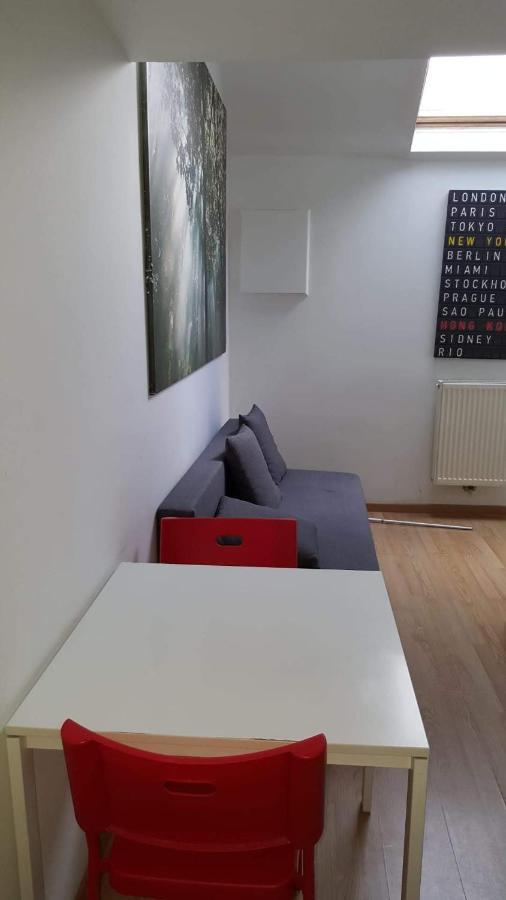 Central Duplex Sleeps 4 Brussels Luaran gambar
