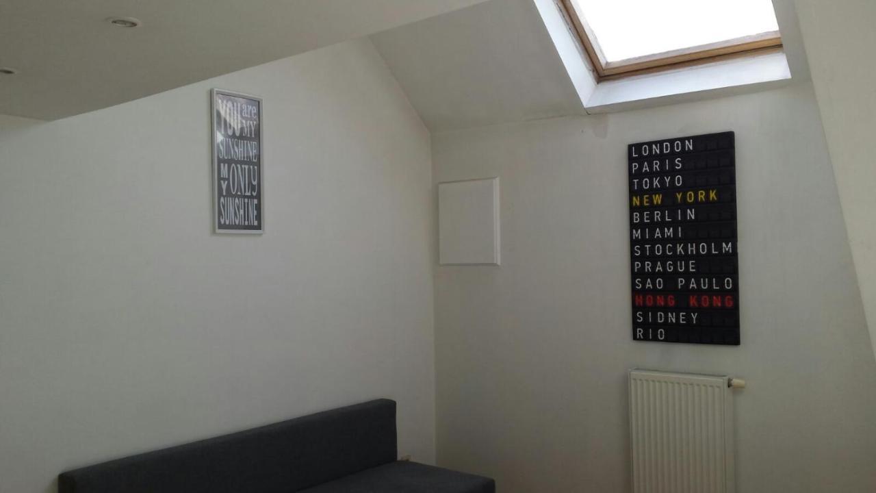 Central Duplex Sleeps 4 Brussels Luaran gambar